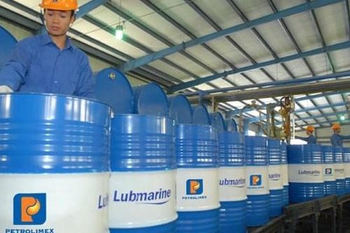 Tổng công ty Hóa dầu Petrolimex (PLC) điều chỉnh giảm phân nửa chỉ tiêu lợi nhuận năm 2024