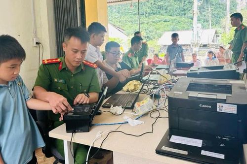 Thu nhận 96.472 hồ sơ cấp căn cước cho công dân dưới 14 tuổi