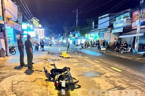 Điều tra vụ xe máy trượt ngã va vào xe của shipper khiến 1 người tử vong