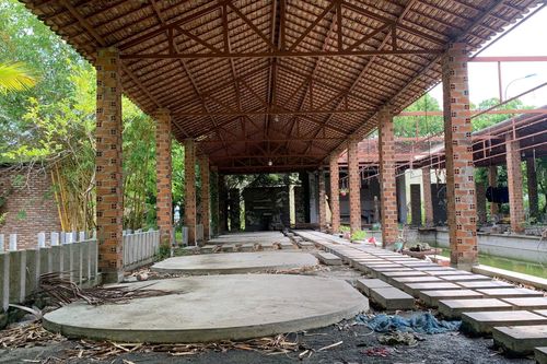 Cảnh hoang tàn, nhếch nhác tại khu trưng bày sản phẩm làng nghề ở Phú Yên