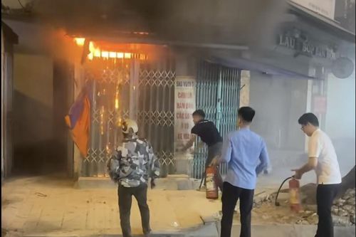 Đề xuất khen thưởng nhóm thanh niên trong 49 giây phá cửa, cứu ngôi nhà bị cháy