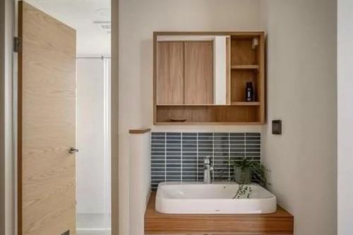 Nên đóng hay mở cửa sau khi sử dụng nhà vệ sinh