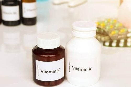 Tại sao nên dùng vitamin D cùng với vitamin K?