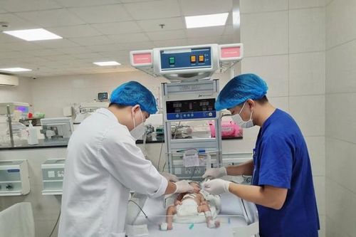 Dẫn lưu não thất - ổ bụng điều trị não úng thủy cho bệnh nhi sinh non