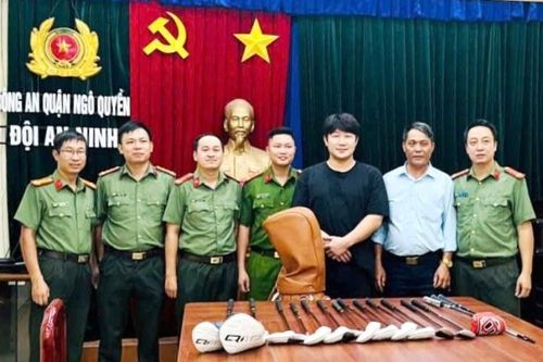 Bỏ quên tài sản giá trị trên xe taxi, Giám đốc người Hàn Quốc được Công an Hải Phòng tìm giúp