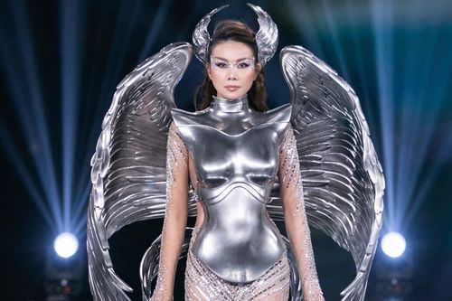 Thanh Hằng gặp sự cố
