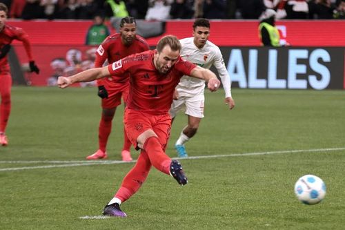 Harry Kane chói sáng với cú hat-trick, Bayern nới rộng khoảng cách trên đỉnh bảng Bundesliga