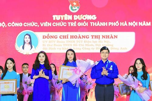 Tuyên dương 24 cán bộ, công chức và viên chức trẻ tiêu biểu Thủ đô