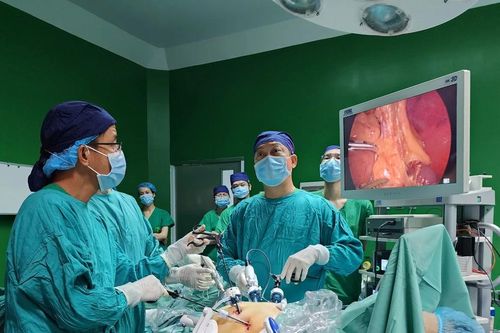 Chia sẻ các kỹ thuật mới trong lĩnh vực ngoại khoa và phẫu thuật nội soi
