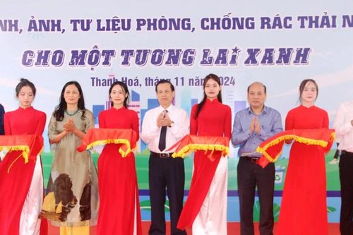 Triển lãm tranh, ảnh tuyên truyền phòng, chống rác thải nhựa tại Thanh Hóa