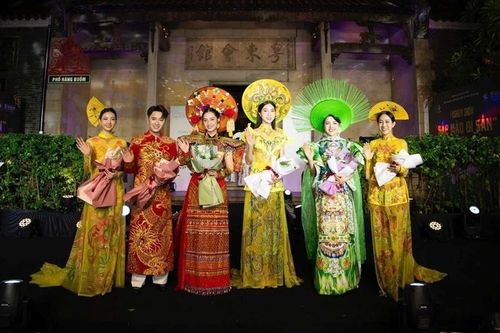 Ấn tượng BST 'Nét xưa' lấy cảm hứng từ vẻ đẹp truyền thống của áo dài Việt