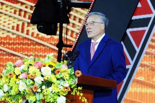 Phó Thủ tướng Thường trực Nguyễn Hòa Bình: Thắt chặt tình đoàn kết, xây dựng Đắk Lắk ngày càng giàu mạnh