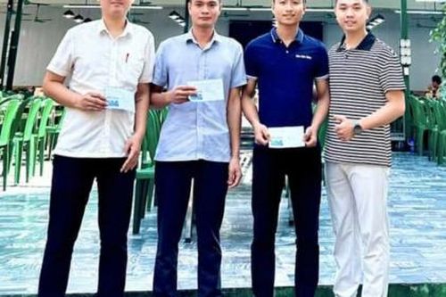 Đề xuất khen thưởng nhóm thanh niên phá cửa, cứu ngôi nhà bị cháy