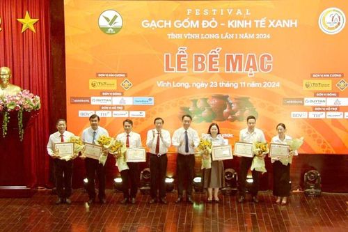 Bế mạc Festival Gạch Gốm Đỏ - Kinh tế Xanh tỉnh Vĩnh Long lần I năm 2024