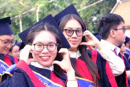 'Căn hầm trú ẩn giữa rừng xanh' về nhất Giải thưởng Loa Thành 2024