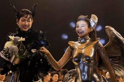 Showbiz 23/11: Thanh Hằng gặp sự cố