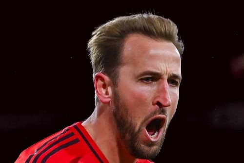 Harry Kane lập kỷ lục khi ghi hat-trick, Bayern Munich thắng dễ