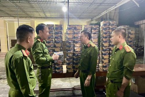 Hà Tĩnh phá thành công chuyên án, bắt giữ 2,2 tấn pháo lậu