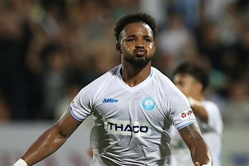 Tuyển Việt Nam chờ FIFA cấp phép cho Xuân Son ; HLV Mourinho dụ dỗ siêu sao Ronaldo rời bỏ Al Nassr