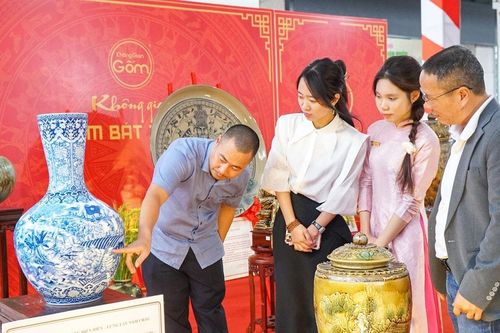 Nghệ thuật gốm sứ trong chiều sâu sử Việt