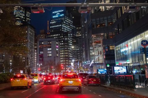 New York cấp tốc áp phí lái xe vào Manhattan trước khi ông Trump nhậm chức