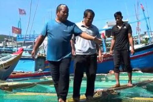Ông nông dân thu lãi 1 tỷ đồng nhờ 'bẻ lái' nuôi con 'vừa ngon vừa đẹp'
