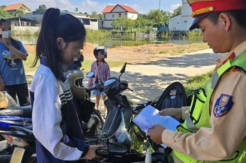 Quảng Bình đẩy mạnh đảm bảo trật tự ATGT trong lứa tuổi học sinh