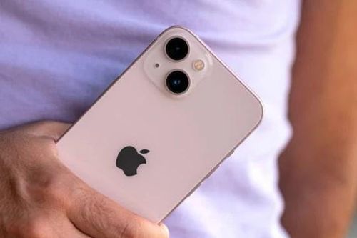 Chưa đầy 13 triệu đồng, iPhone 13 giảm phá đáy, siêu ngon bổ rẻ, thua kém iPhone 16 không nhiều