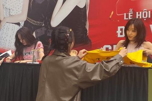 T-ara bập bẹ nói tiếng Việt tại fanmeeting, cưng chiều fan hơn cả 'trứng mỏng'