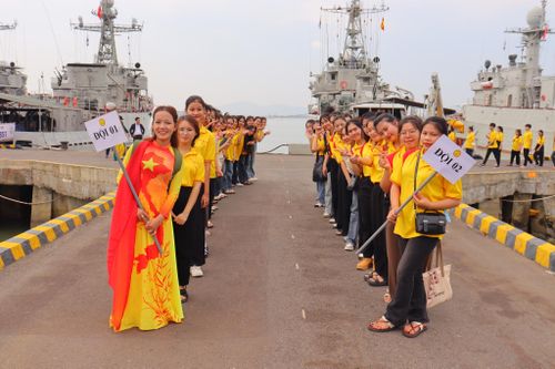 Bồi đắp tình yêu biển đảo