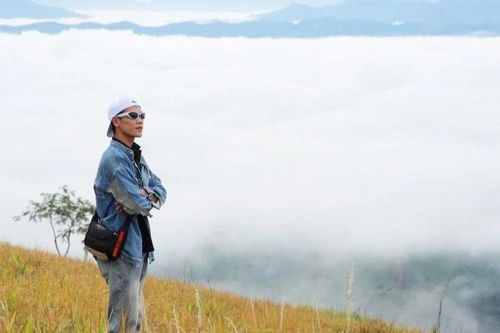 Mây giăng mắt núi