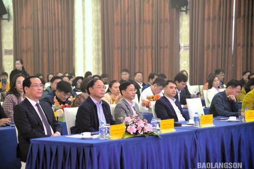 Gặp mặt văn nghệ sĩ, nghệ nhân tiêu biểu trong bảo tồn, gìn giữ, phát huy giá trị văn hóa truyền thống các dân tộc tỉnh Lạng Sơn