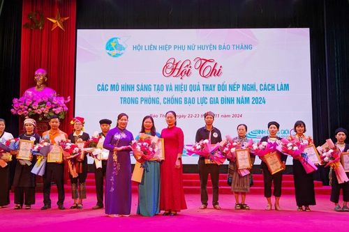12 đội tham gia hội thi về chủ đề phòng, chống bạo lực gia đình