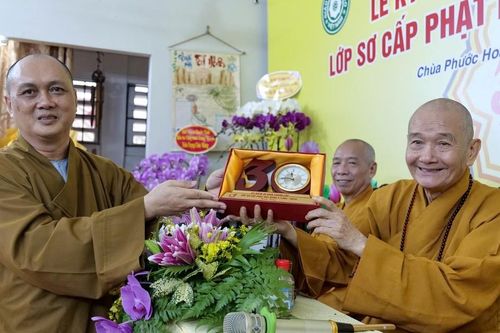 Lần đầu tiên Ban Chủ nhiệm Lớp Sơ cấp Phật học Q.3 họp mặt chư vị Bổn sư của Tăng Ni sinh