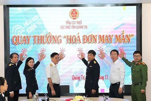 Cục Thuế Quảng Trị quay thưởng hóa đơn may mắn quý III/2024