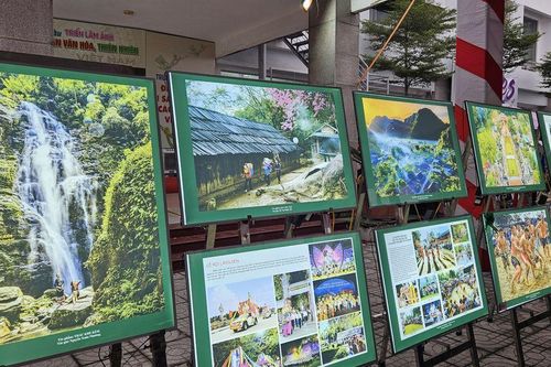 Triển lãm 'Sắc màu di sản văn hóa, thiên nhiên và sản phẩm thủ công truyền thống Việt Nam'