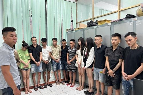Bình Dương: 23 thanh niên 'mở tiệc' ma túy trong quán Bar D1