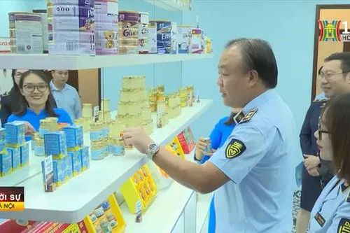 Tìm hiểu hàng thật, tránh hàng giả tại 62 Tràng Tiền