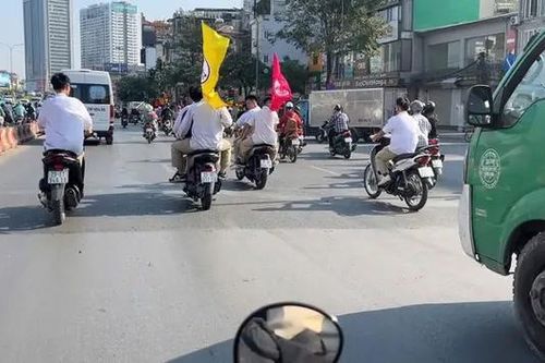Vụ nhóm học sinh 'đầu trần' diễu phố: Xử phạt phụ huynh