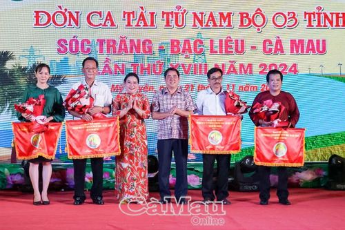 Đội Đờn ca tài tử 'Sông nước Cà Mau' đạt 4 giải A