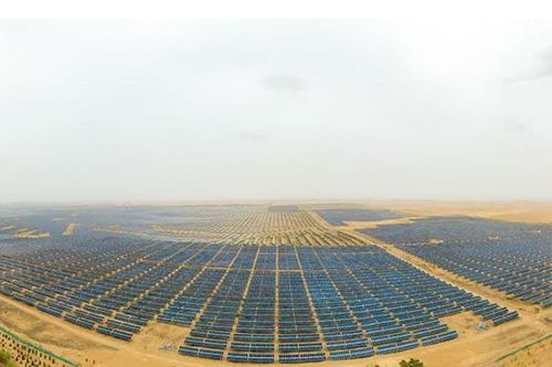 Trung Quốc xây 'Vạn lý trường thành điện mặt trời'