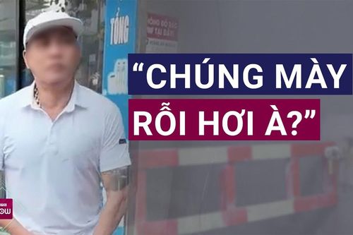 Tắc đường, ồn ào, người dân ngõ nhỏ dựng barie chặn xe máy gây tranh cãi