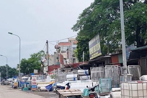 Chiếm dụng hành lang quốc lộ 6, đoạn qua quận Hà Đông