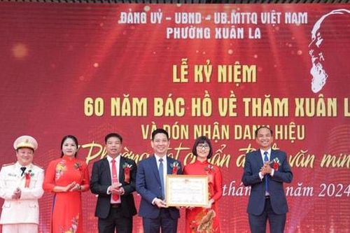Phường Xuân La (quận Tây Hồ) đón nhận danh hiệu 'Phường đạt chuẩn Đô thị văn minh'