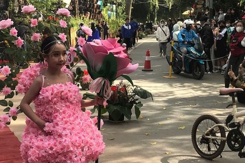 Biểu diễn thời trang 'Hoa và di sản' chào mừng Festival hoa Đà Lạt năm 2024