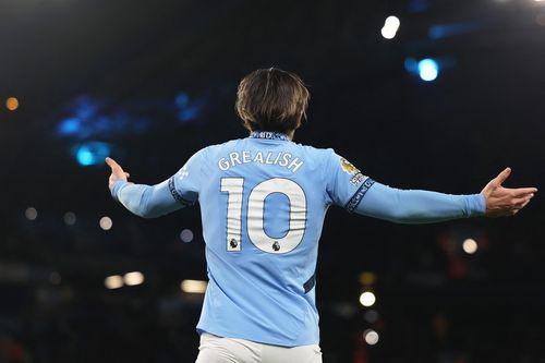Bóng ma tự mãn ám ảnh Man City