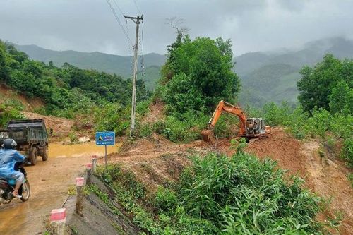 Bình Định tập trung khắc phục các điểm sạt lở ở miền núi