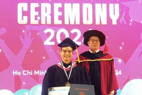 Trường ĐH Quốc tế (ĐHQG TP. HCM) khen thưởng Huy chương Vàng cho học viên đạt thành tích đặc biệt
