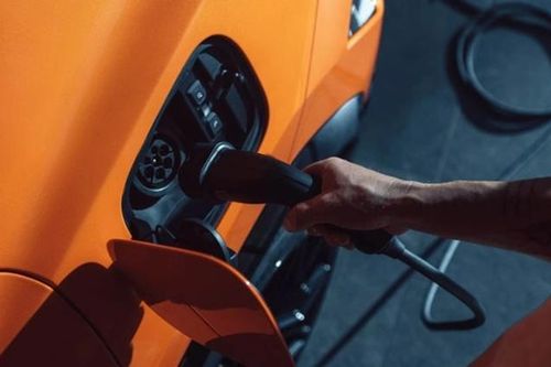 Pin mới của CATL giúp ôtô hybrid chạy được hơn 400 km