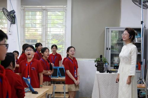 Ứng dụng công nghệ trong giảng dạy, quản lý: Trợ thủ đắc lực cho nhà giáo